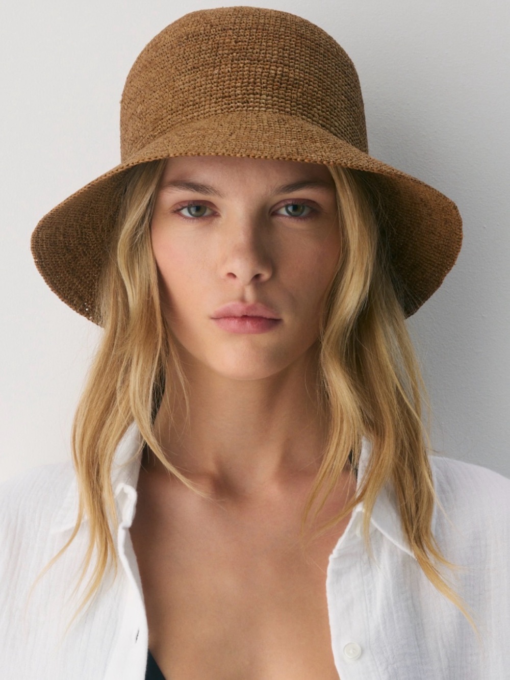 Aritzia Rich Caramel Straw Sunbeam Mini Brim Hat